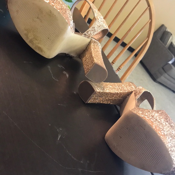 Steve Madden Jillyy Gold Block Platform Heel - Picture 7 of 7